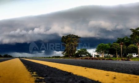 El frente llegó desde el oeste a la provincia de Santa Fe. El frente llegó desde el oeste a la provincia de Santa Fe.