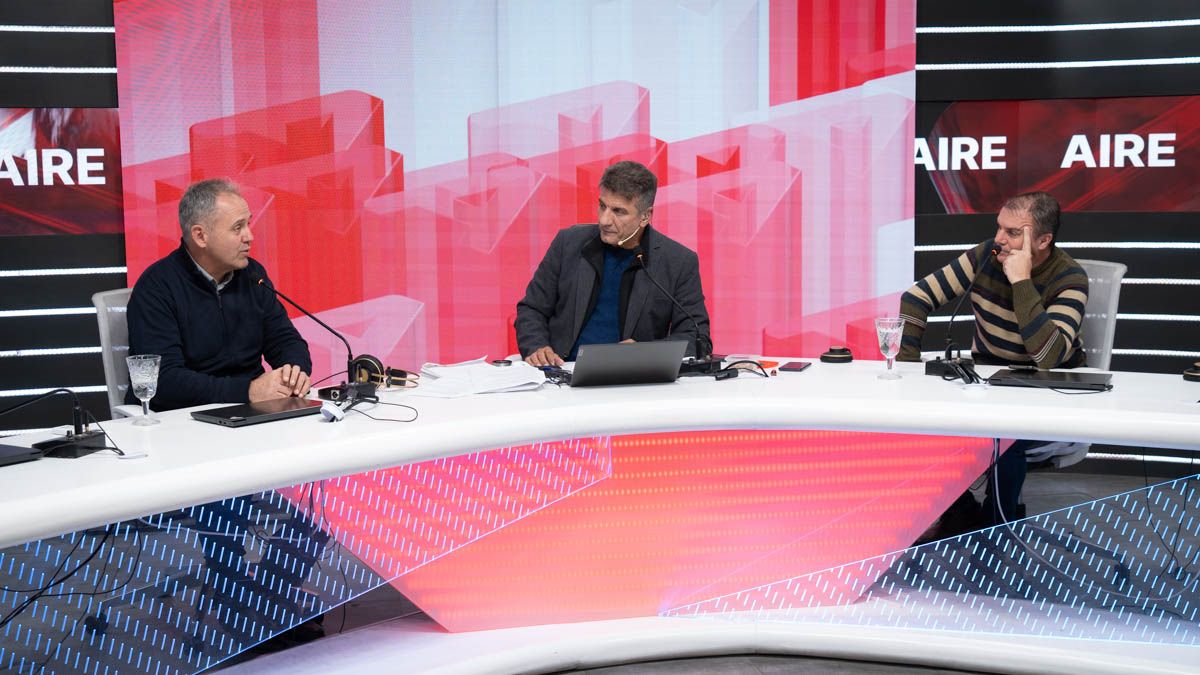 El presidente comunal de Cayast&aacute; Edgardo Berli y el senador del departamento Garay Germ&aacute;n Baumgartner visitaron los estudios de Aire de Santa Fe.