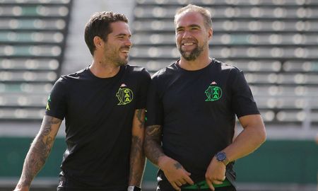 Fernando Gago hará su presentación como DT de Aldosivi, este sábado a las 17.10 ante Godoy Cruz por la Copa de la Liga. Fernando Gago hará su presentación como DT de Aldosivi, este sábado a las 17.10 ante Godoy Cruz por la Copa de la Liga.