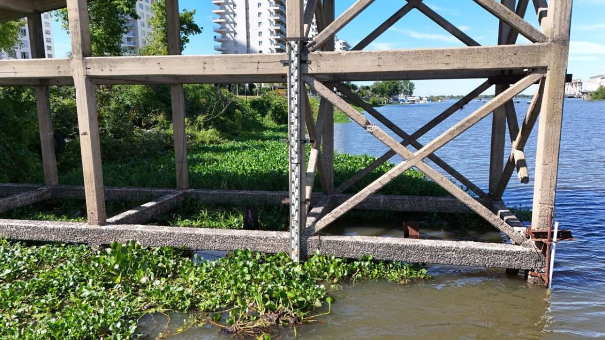 Este lunes por la mañana, el hidrómetro del puerto de Santa Fe marcaba una altura de 4,15 metros para el río Paraná.