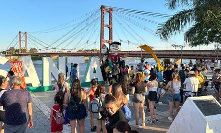 Este lunes por la tarde, en las letras corpóreas de la ciudad de Santa Fe, se presentó oficialmente una nueva edición de Carnabarriales. Este lunes por la tarde, en las letras corpóreas de la ciudad de Santa Fe, se presentó oficialmente una nueva edición de Carnabarriales.