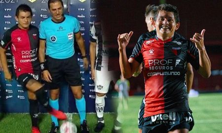 Luis Pulga Rodríguez, figura del Colón campeón de la Copa de la Liga, reveló por qué intentaba pasar la pelota entre las piernas de los árbitros antes del comienzo de los partidos. Luis Pulga Rodríguez, figura del Colón campeón de la Copa de la Liga, reveló por qué intentaba pasar la pelota entre las piernas de los árbitros antes del comienzo de los partidos.
