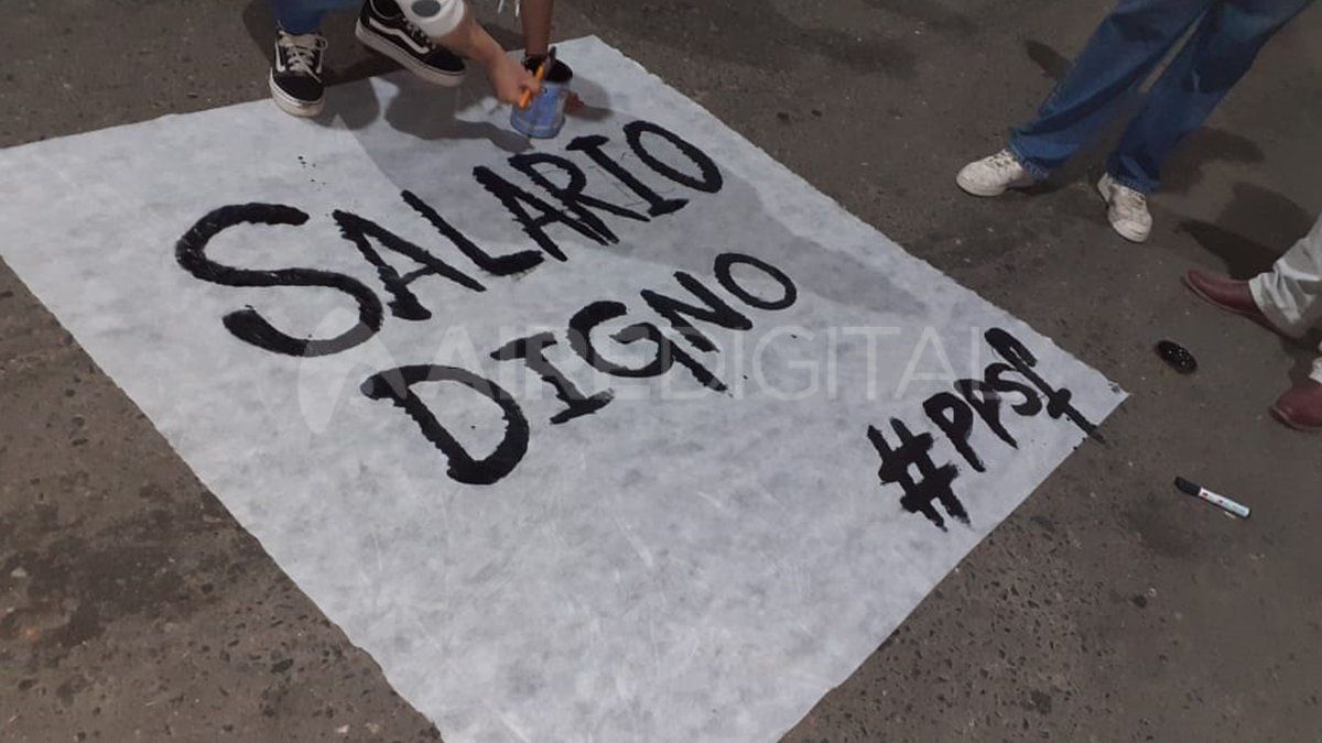 Policías autoconvocados continúan con las manifestaciones frente a la URII