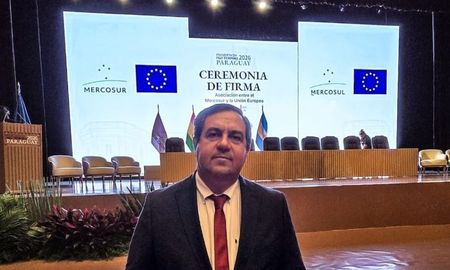 El intendente de Reconquista, Enri Vallejos, participó del acto de firma del acuerdo entre el Mercosur y la Unión Europea. El intendente de Reconquista, Enri Vallejos, participó del acto de firma del acuerdo entre el Mercosur y la Unión Europea.