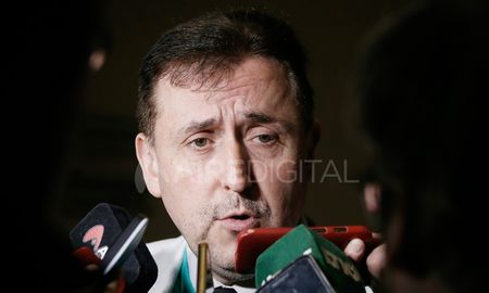 El juez federal de Reconquista, Aldo Alurralde, confirmó el ataque perpetrado en su casa de la ciudad de Santa Fe. El juez federal de Reconquista, Aldo Alurralde, confirmó el ataque perpetrado en su casa de la ciudad de Santa Fe.