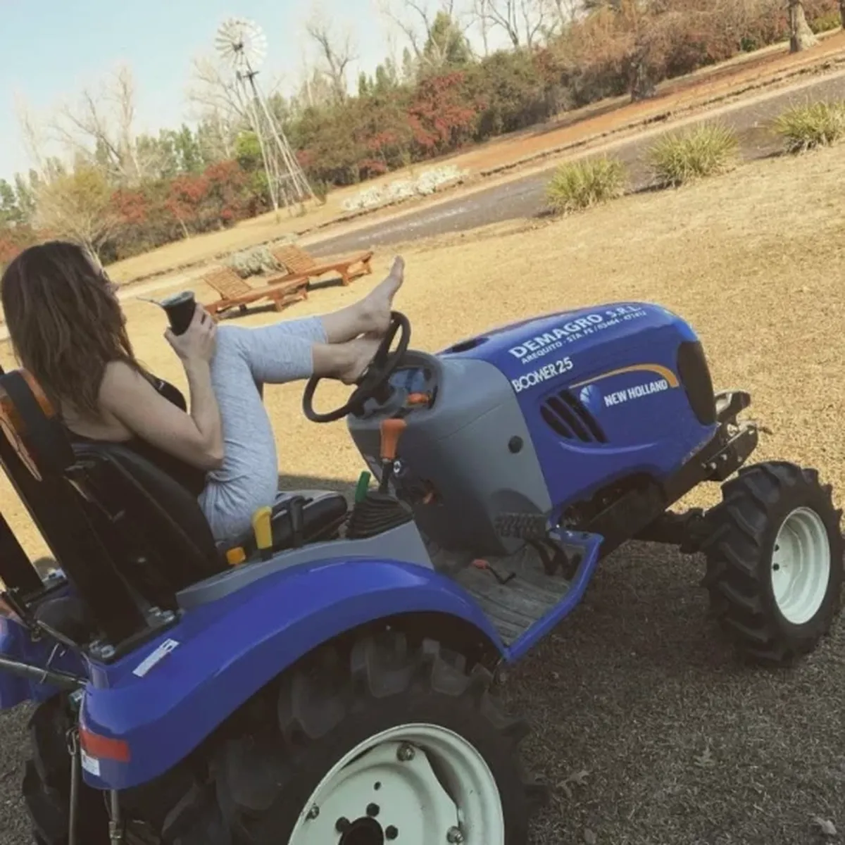 La cantante vive en una gran propiedad en donde también se encuentran las casa de sus familiares.