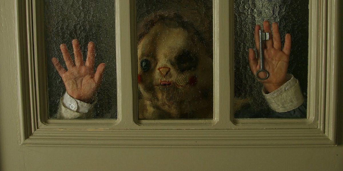 “El orfanato” nos cuenta la historia de Laura y Carlos