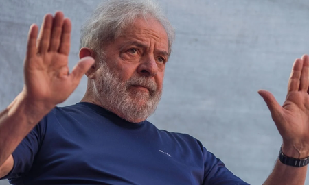 El accidente laboral que marcó las manos y la vida política de Lula da Silva. El accidente laboral que marcó las manos y la vida política de Lula da Silva.