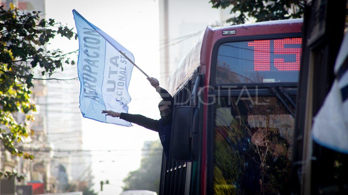 Los choferes de colectivos se reunieron en Casa de Gobierno