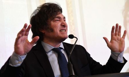 Milei sobre un supuesto fraude: Vayan y fiscalicen porque los votos están y podemos ganar. Milei sobre un supuesto fraude: Vayan y fiscalicen porque los votos están y podemos ganar.