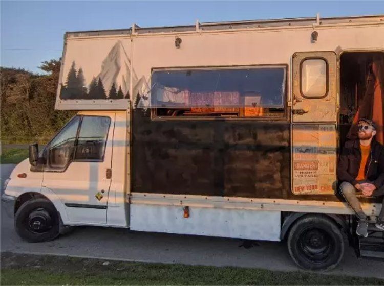 Parker espera correr la voz de que su estilo de vida es uno digno de imitar y disfrutar por otros, ya que que no solo es una alternativa asequible