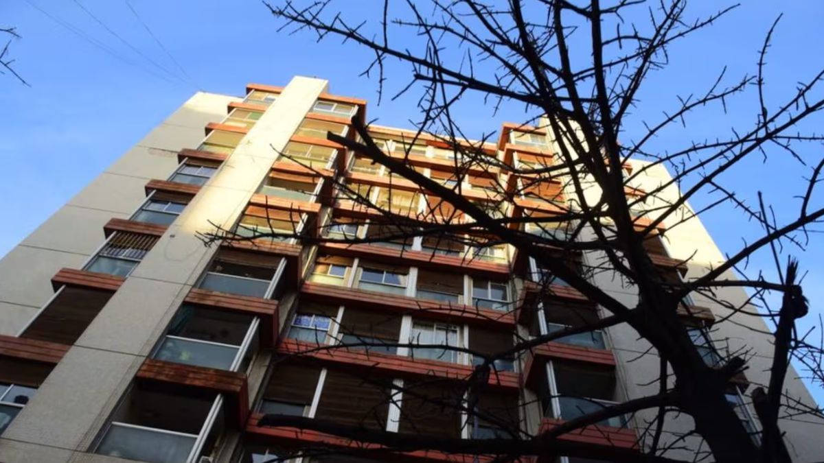 Escalofriante hallazgo en Córdoba: encontraron un cuerpo escondido y atado dentro de un ropero