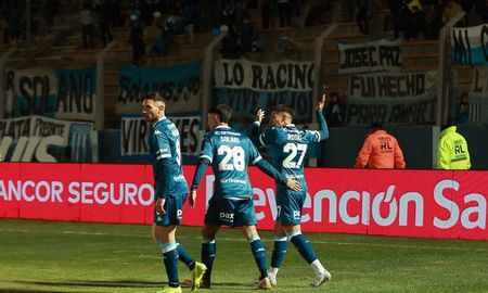 Racing venció 3 a 1 a San Martín de San Juan y ya está en octavos de final. Racing venció 3 a 1 a San Martín de San Juan y ya está en octavos de final.