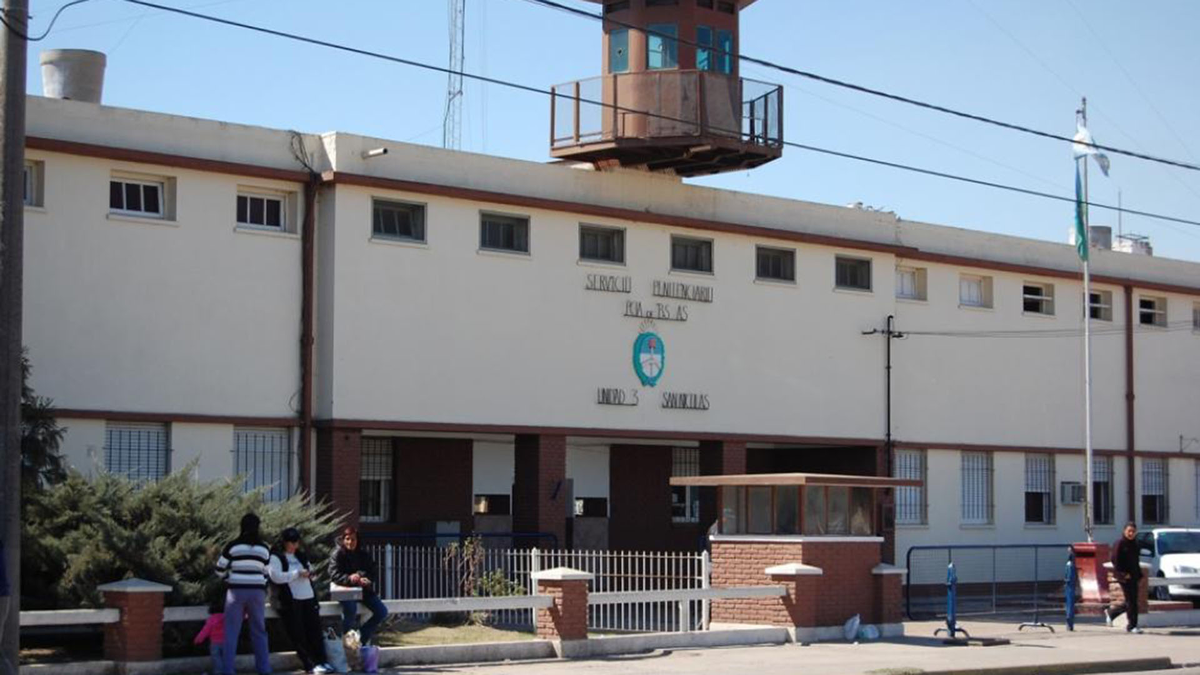 Su madre fue a visitarlo a la cárcel de San Nicolás y le llevó marihuana.