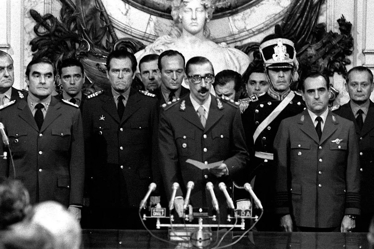 Efemérides del 29 de marzo: en 1976 Jorge Rafael Videla se convierte en presidente de facto
