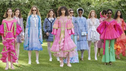 Estos son los looks de primavera-verano 2026: las tendencias imprescindibles para esta temporada