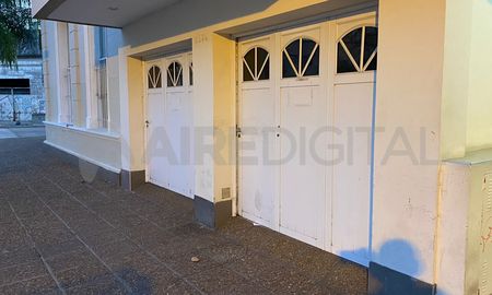 Ciudad de Santa Fe: vandalizaron cuatro portones de un edificio. Ciudad de Santa Fe: vandalizaron cuatro portones de un edificio.