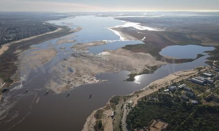 La emergencia hídrica afecta a las provincias de Santa Fe, Formosa, Chaco, Corrientes, Entre Ríos, Misiones y Buenos Aires. La emergencia hídrica afecta a las provincias de Santa Fe, Formosa, Chaco, Corrientes, Entre Ríos, Misiones y Buenos Aires.