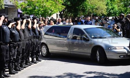 Último adiós al policía que fue ejecutado a balazos Rosario. Último adiós al policía que fue ejecutado a balazos Rosario.