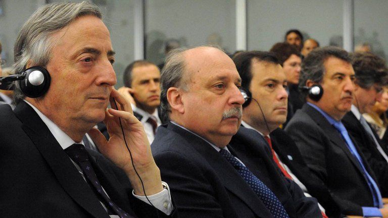 José Pampuro trabajó como ministro de Defensa durante el Gobierno de Néstor Kirchner.