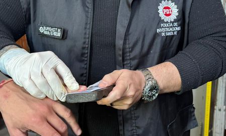 El Gobierno de Santa Fe, a través del Ministerio de Justicia y Seguridad, realizó un balance del trabajo que viene llevando adelante la Policía de Investigaciones (PDI) el departamento La Capital. El Gobierno de Santa Fe, a través del Ministerio de Justicia y Seguridad, realizó un balance del trabajo que viene llevando adelante la Policía de Investigaciones (PDI) el departamento La Capital.