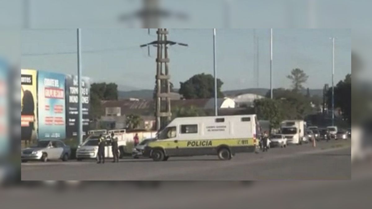 La víctima fue golpeada con una barra de hierro en la cabeza.