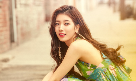 La cantante de Kpop, Suzy, lanzará su nuevo sencillo digital, Satellite, el próximo 17 de febrero. La cantante de Kpop, Suzy, lanzará su nuevo sencillo digital, Satellite, el próximo 17 de febrero.