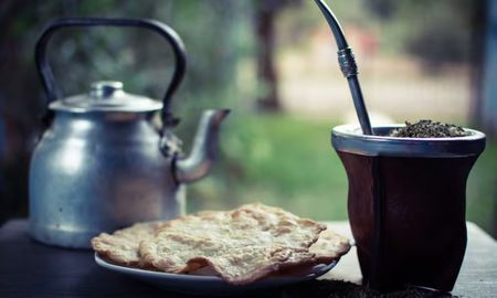 Tortas fritas caseras y mates: el sabor que siempre vuelve en tardes de lluvia. Tortas fritas caseras y mates: el sabor que siempre vuelve en tardes de lluvia.