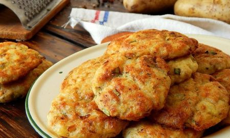 Si no sabés que cocinar, prepará estos bocaditos de papa crujientes por fuera y suaves por dentro. Una receta fácil y deliciosa para cualquier ocasión. Si no sabés que cocinar, prepará estos bocaditos de papa crujientes por fuera y suaves por dentro. Una receta fácil y deliciosa para cualquier ocasión.