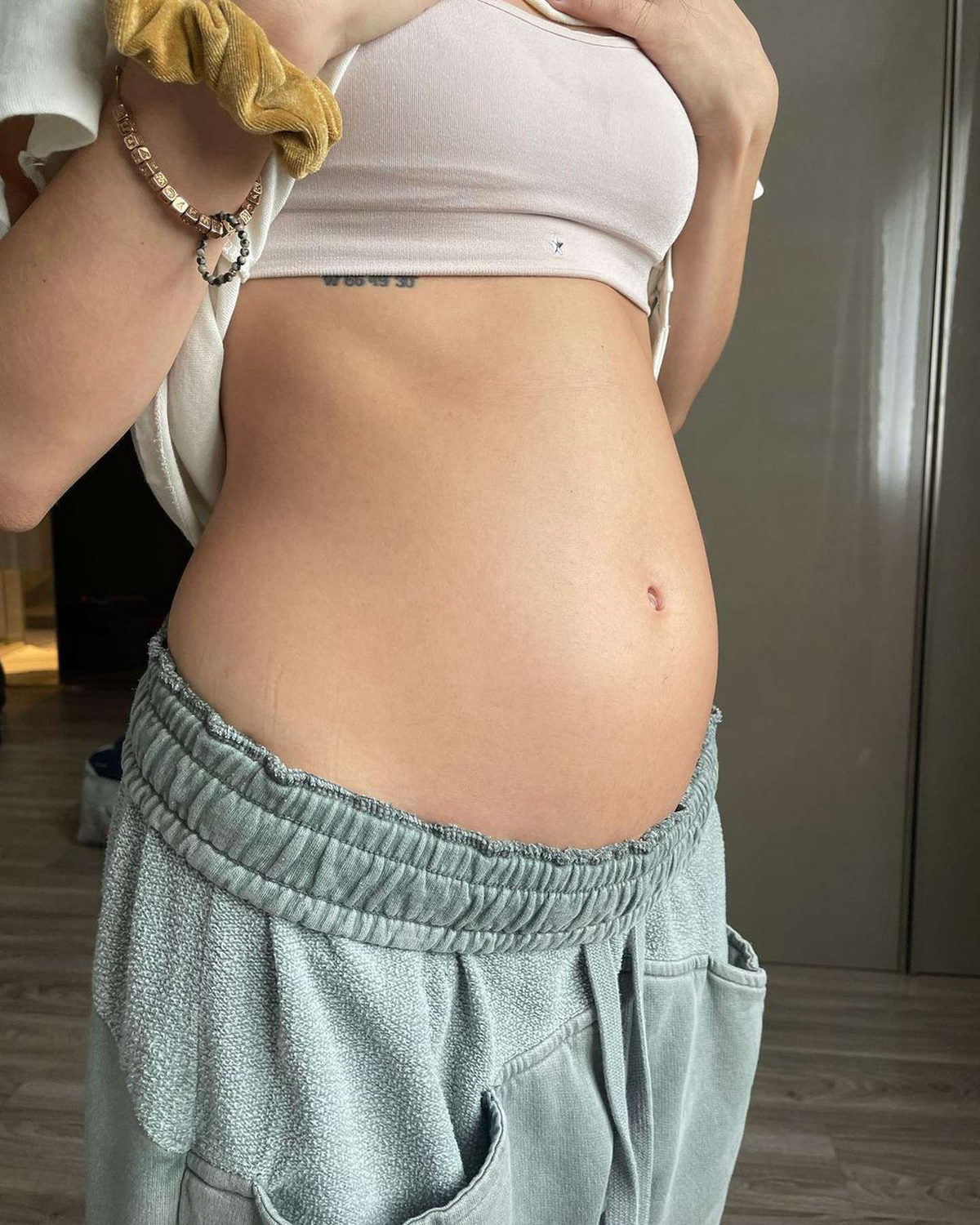 Mostr&oacute; su panza de embarazo en las redes sociales.