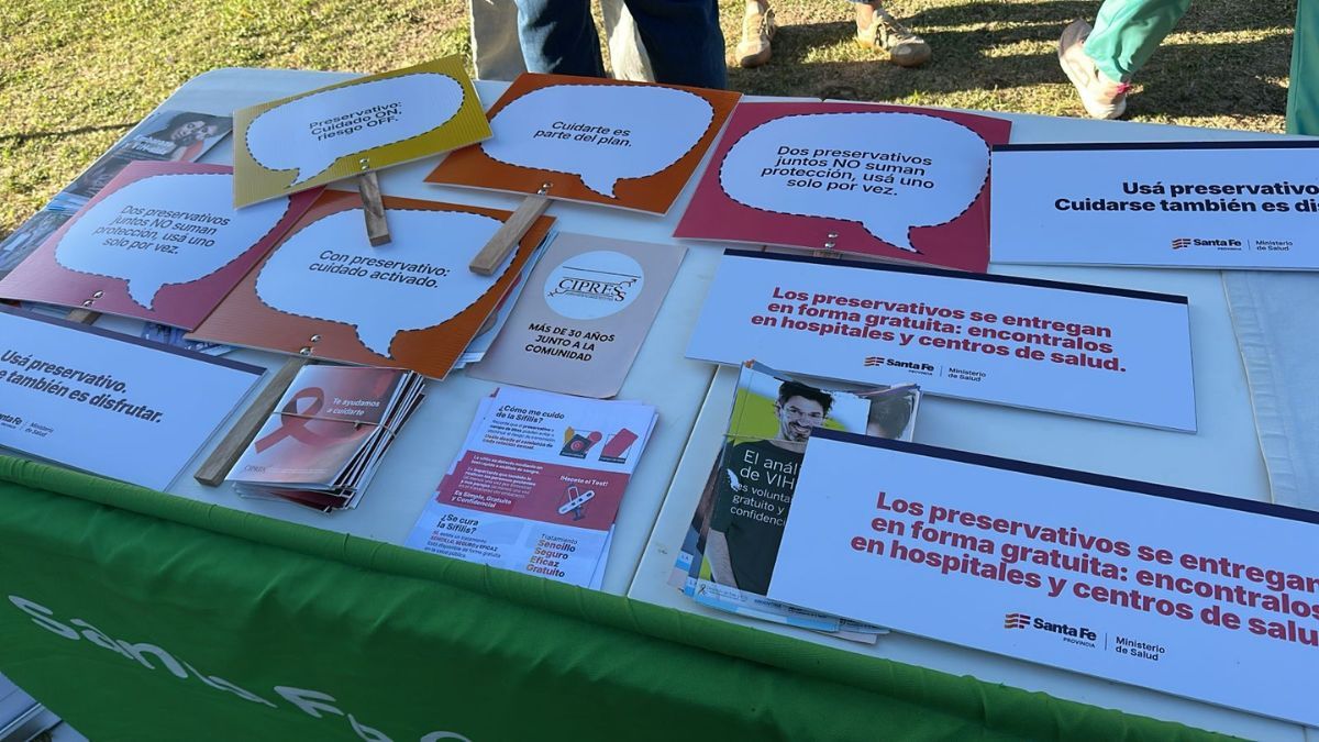 Los preservativos se pueden encontrar de manera gratuita en los centros de salud de la Provincia de Santa Fe. Los preservativos se pueden encontrar de manera gratuita en los centros de salud de la Provincia de Santa Fe.
