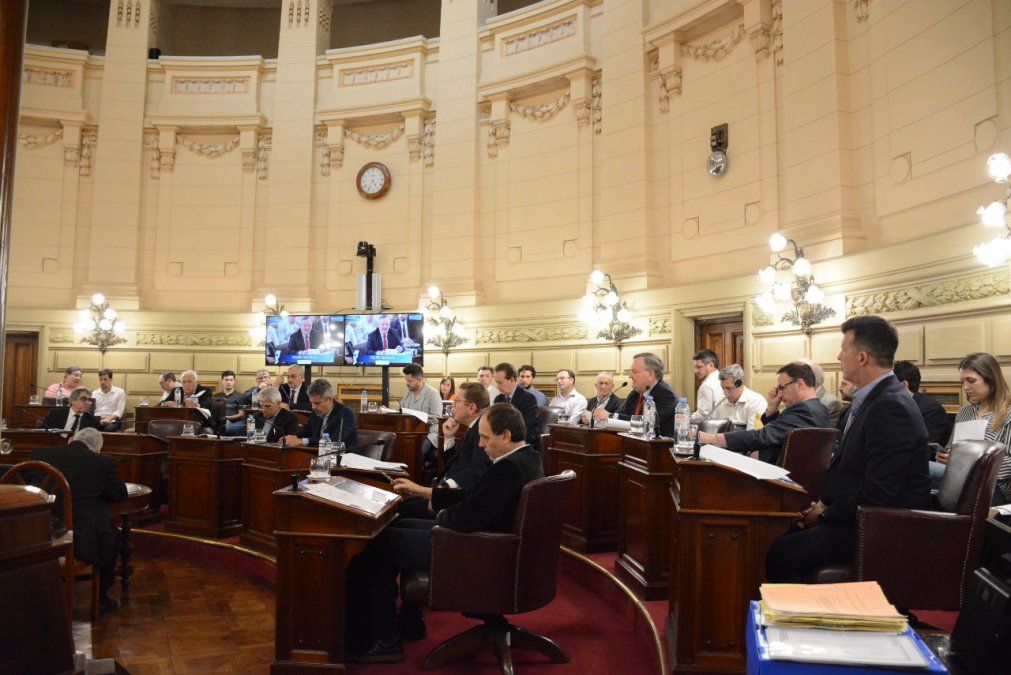 Ambas iniciativas fueron aprobadas la semana pasada por la Cámara baja, pero con reformas, por lo que debe ser tratado nuevamente por la Cámara alta. 