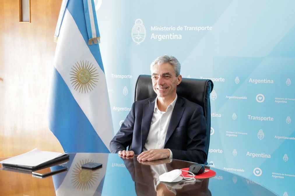 El ministro de Transporte Mario Meoni