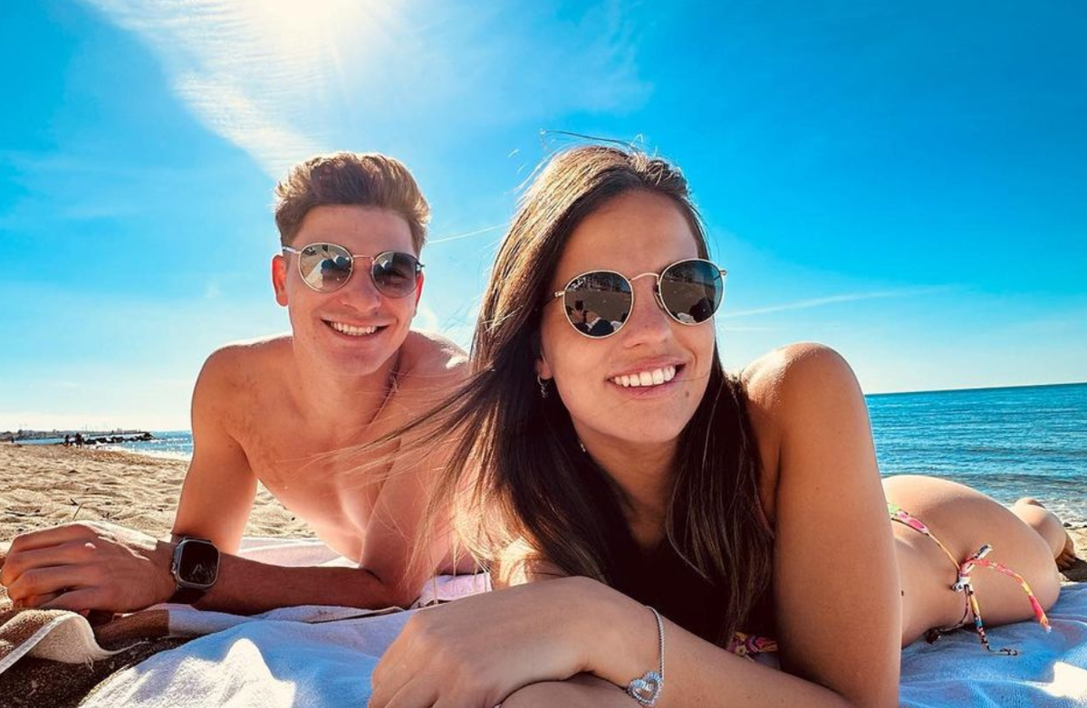 Julián Álvarez junto a su pareja Emilia Ferrero. Con esta foto el delantero la saludó por su cumpleaños.