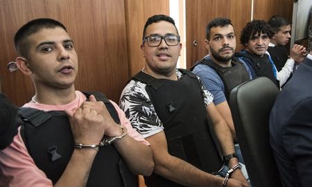 Guille Cantero y otros integrantes de Los Monos durante uno de los juicios al clan narco. Guille Cantero y otros integrantes de Los Monos durante uno de los juicios al clan narco.
