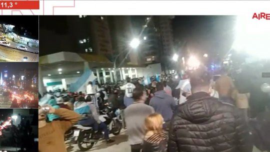 En Santa Fe, sin respetar las medidas de distanciamiento, se festejó la obtención de la Copa América por parte de la Selección Argentina.