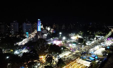 Una de las grandes atracciones de la fiesta de colectividades fue la amplia oferta gastronómica. Una de las grandes atracciones de la fiesta de colectividades fue la amplia oferta gastronómica.