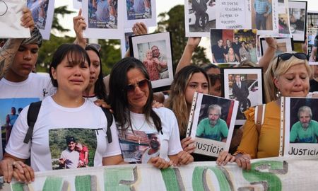 Los familiares de víctimas del fentanilo contaminado reclaman justicia. No se descarta que aparezcan más muertes relacionadas con este caso. Los familiares de víctimas del fentanilo contaminado reclaman justicia. No se descarta que aparezcan más muertes relacionadas con este caso.