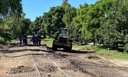 Las tareas se concentran ahora en la recuperación y puesta en condiciones de las vías. Las tareas se concentran ahora en la recuperación y puesta en condiciones de las vías.