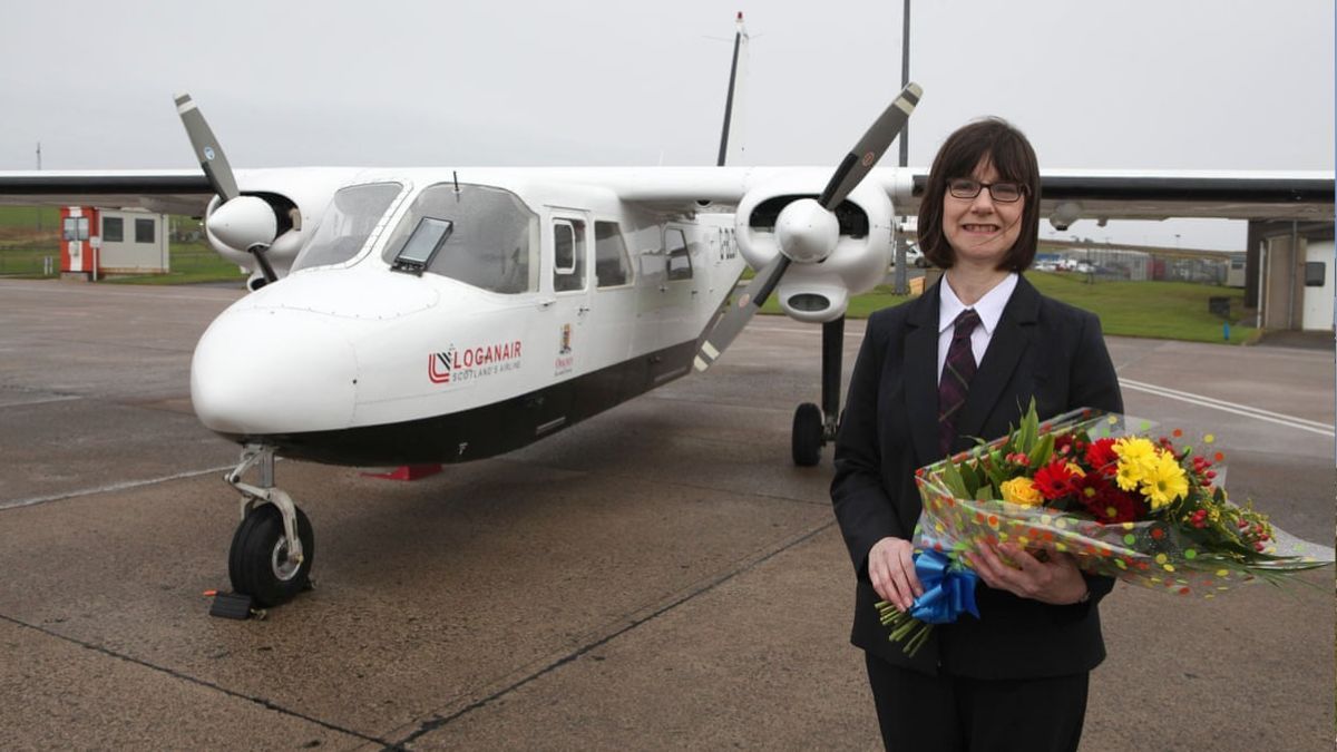 El 31 de octubre de 2016, Anne Rendall (foto), del Royal Bank of Scotland, se convirtió en el pasajero un millón que completó este trayecto. Rendall realizó más de 10.000 viajes empleando este servicio, atendiendo sus obligaciones laborales. El 31 de octubre de 2016, Anne Rendall (foto), del Royal Bank of Scotland, se convirtió en el pasajero un millón que completó este trayecto. Rendall realizó más de 10.000 viajes empleando este servicio, atendiendo sus obligaciones laborales.