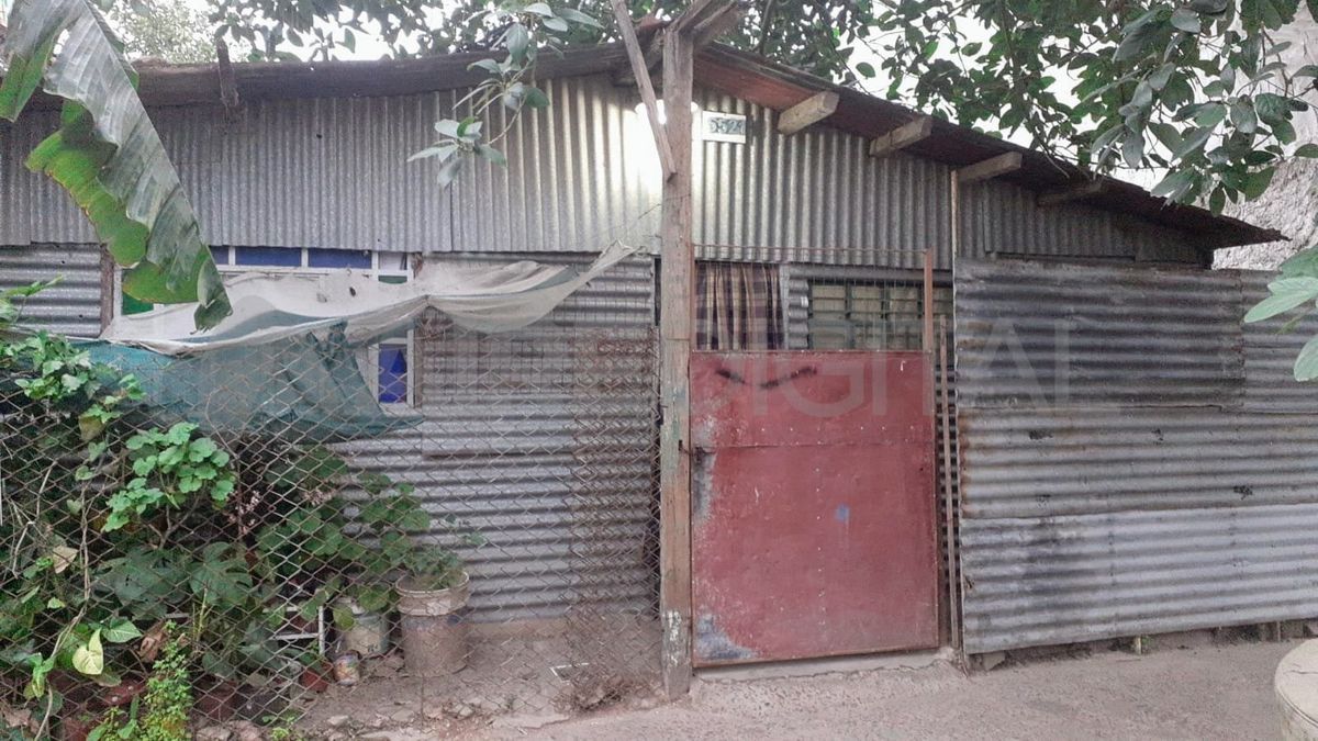 La casa baleada. La casa baleada.