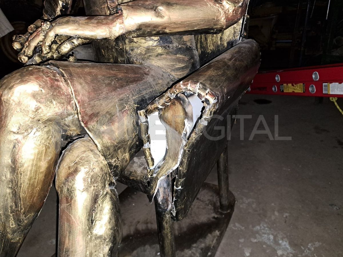 Villa Cañás: vandalizaron la estatua de Mirtha Legrand Villa Cañás: vandalizaron la estatua de Mirtha Legrand