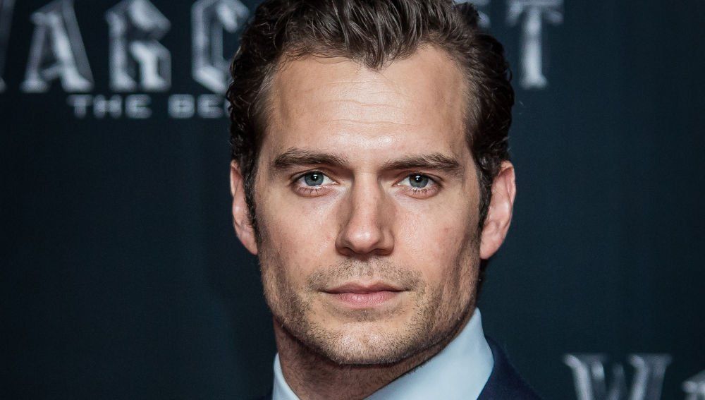 Henry Cavill se convertirá en Sherlock Holmes