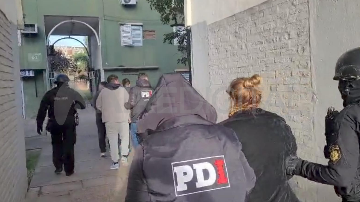 La Policía detuvo a los presuntos responsables del robo del celular de Gero Paz