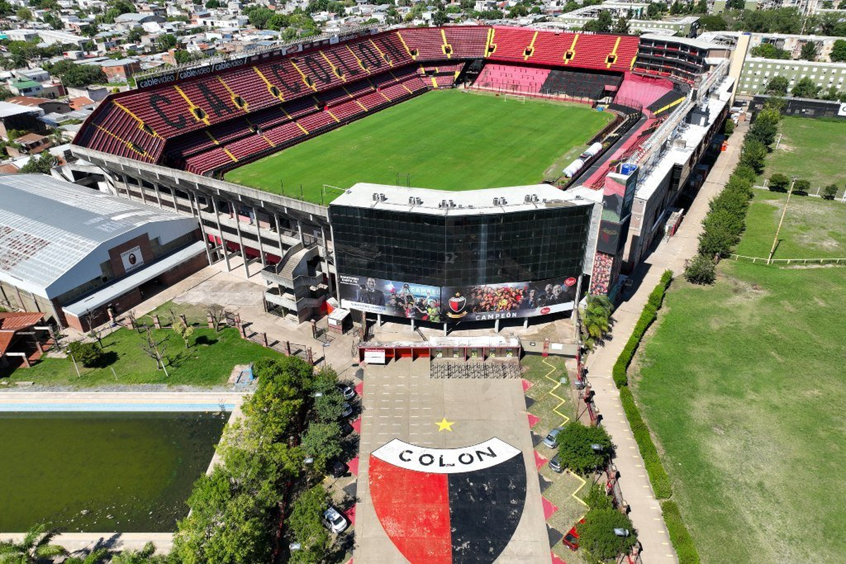La verdadera capacidad del estadio de Colón: ¿Cuántos hinchas entran en el Brigadier López?.