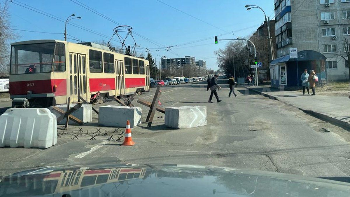 La capital de Ucrania está destrozada por los hostigamientos de Rusia. La crisis interna del país es desesperante. El Gobierno busca negociar el fin de los ataques.