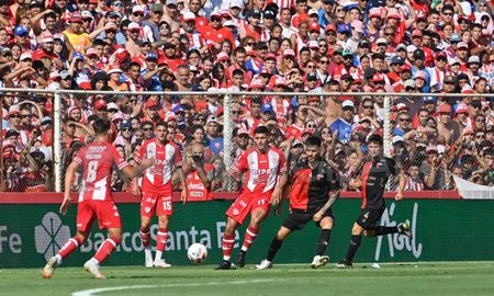 Unión venció a Colón este sábado en el clásico santafesino. Unión venció a Colón este sábado en el clásico santafesino.