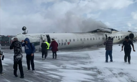 La Autoridad Aeroportuaria del Gran Toronto dijo que había cuatro miembros de la tripulación y 76 pasajeros a bordo del avión. La Autoridad Aeroportuaria del Gran Toronto dijo que había cuatro miembros de la tripulación y 76 pasajeros a bordo del avión.