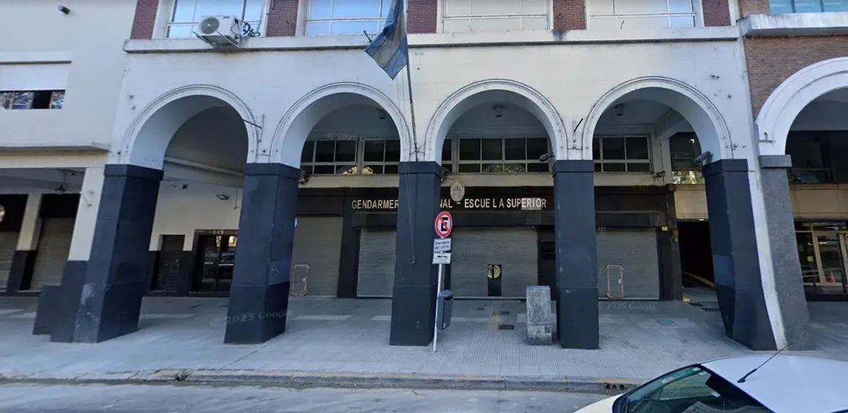 Según el parte oficial, el hecho ocurrió esta tarde en el edificio ubicado en la Avenida Paseo Colón 533 y dejó a tres pacientes quemados. Según el parte oficial, el hecho ocurrió esta tarde en el edificio ubicado en la Avenida Paseo Colón 533 y dejó a tres pacientes quemados.