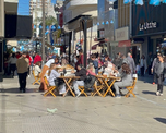 La Peatonal de la ciudad de Santa Fe vive un sábado especial en Modo Revolución. La Peatonal de la ciudad de Santa Fe vive un sábado especial en Modo Revolución.